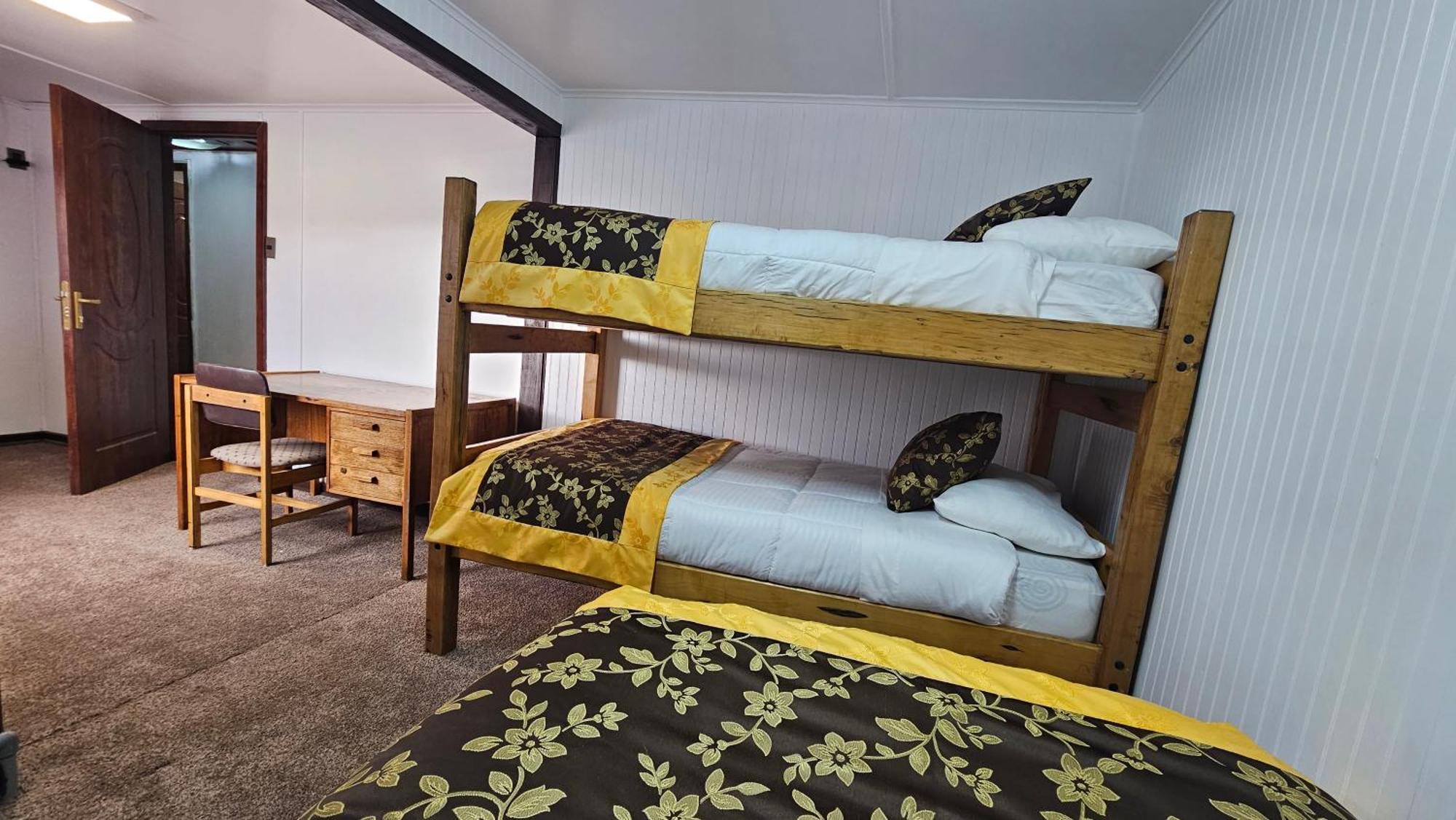 Hotel Forjadores Del Cabo De Hornos Puerto Williams Eksteriør bilde