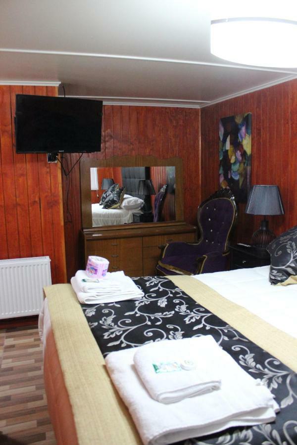 Hotel Forjadores Del Cabo De Hornos Puerto Williams Eksteriør bilde